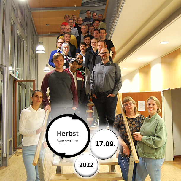 zur Vergrößerungsansicht des Bildes: Das Foto zeigt das aktuelle Team mit Alumni des Arbeitskreises vom Prof. C. Schneider im Foyer der Fakultät für Chemie und Mineralogie anlässlich des Herbstsymposiums.